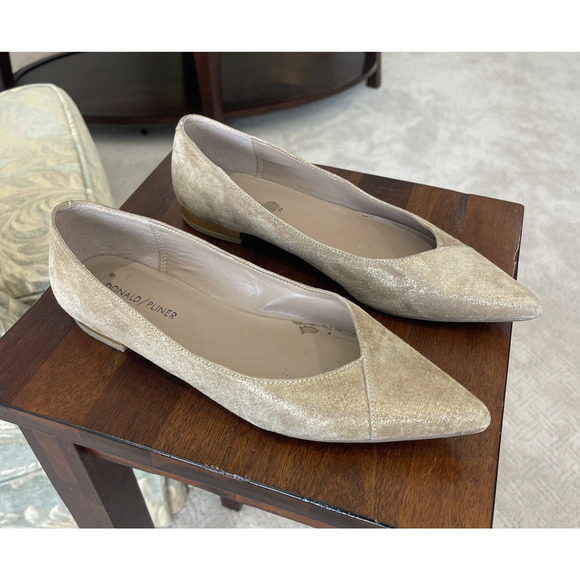 Donald J. Pliner Shimmering Gold Pointed Flats - Picture 1 of 12